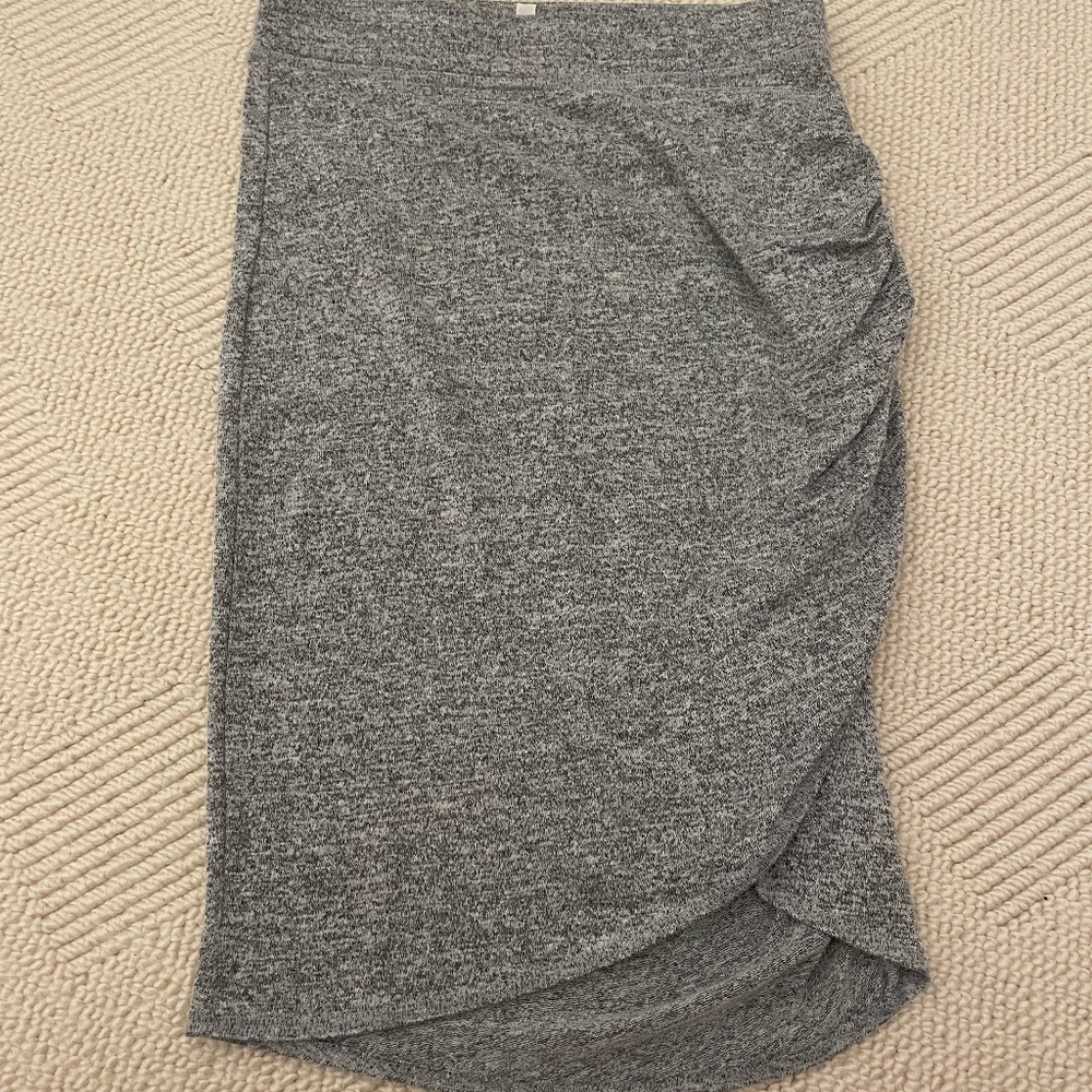Aritizia Marled Gray Skirt
